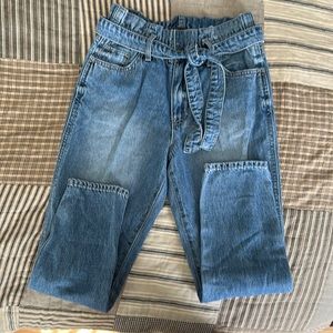 Gap size 10 mom jean, big girl